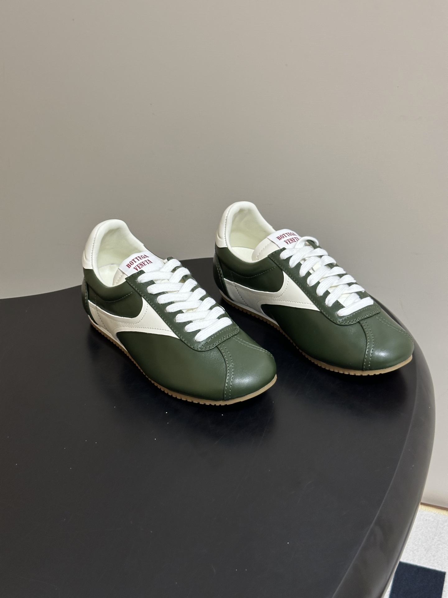 Bottega Veneta BV葆蝶家 26ss 早秋新款 复古阿甘鞋 老钱风系带德训鞋休闲运动鞋 自带松弛复古文艺的