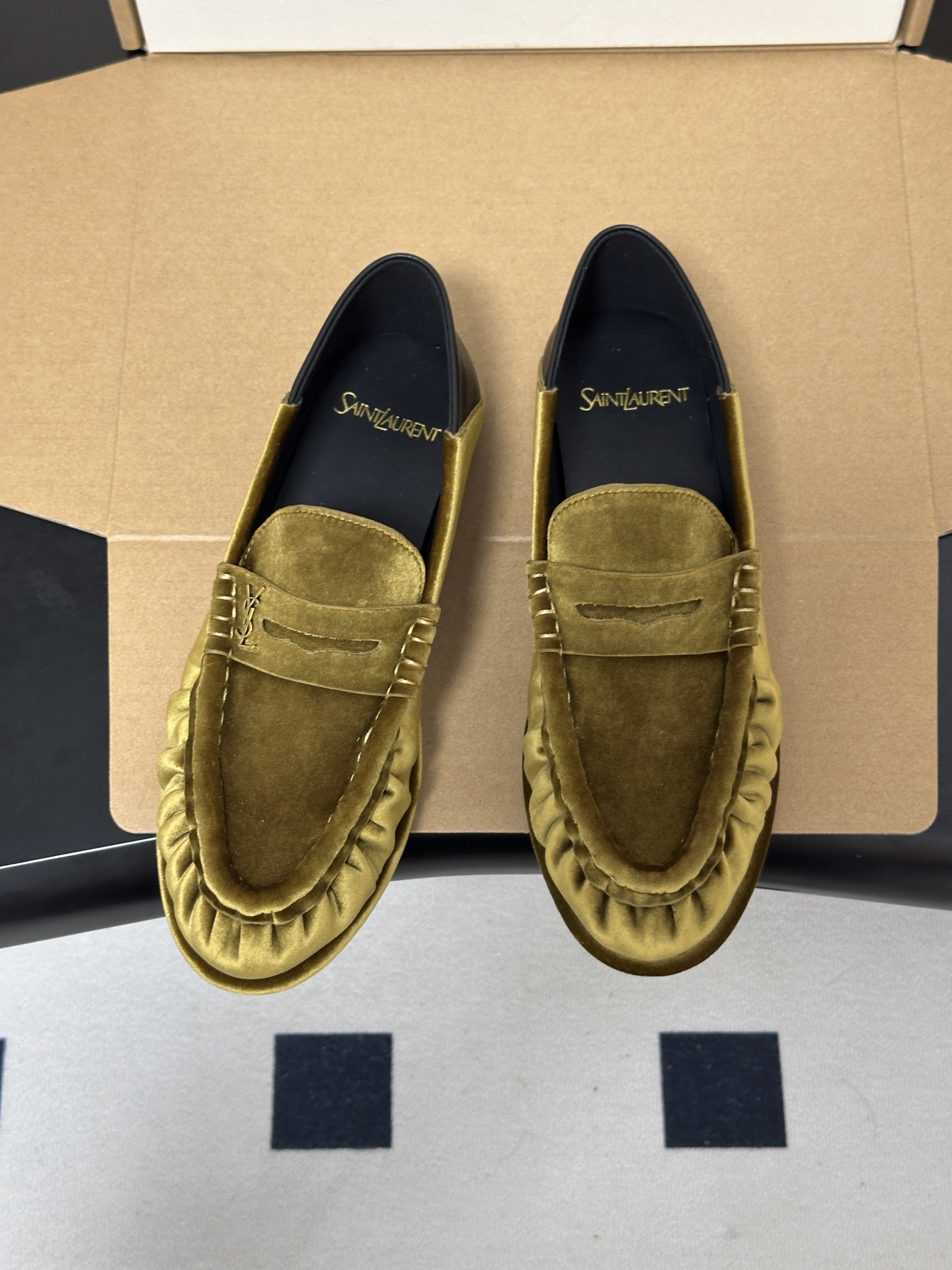 顶级品质 Saint Laurent 圣罗兰fw26 new arrival~ YSL LE LOAFER 踩跟懒人鞋 顶级品质 Saint Laurent 圣罗兰fw26 new arrival~ YSL LE LOAFER 踩跟懒人鞋