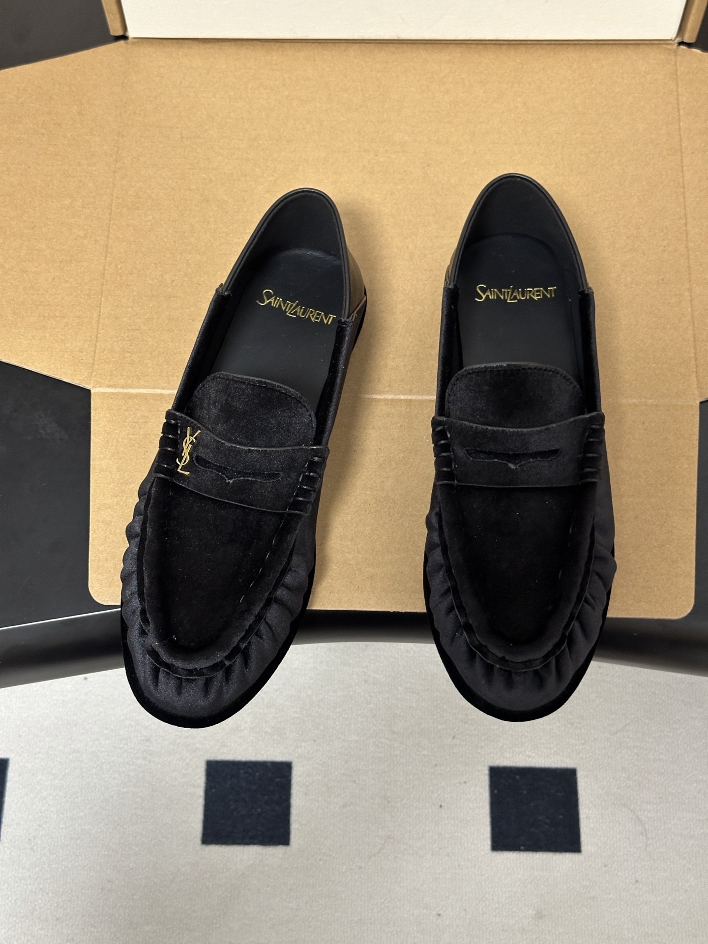 顶级品质 Saint Laurent 圣罗兰fw26 new arrival~ YSL LE LOAFER 踩跟懒人鞋 顶级品质 Saint Laurent 圣罗兰fw26 new arrival~ YSL LE LOAFER 踩跟懒人鞋