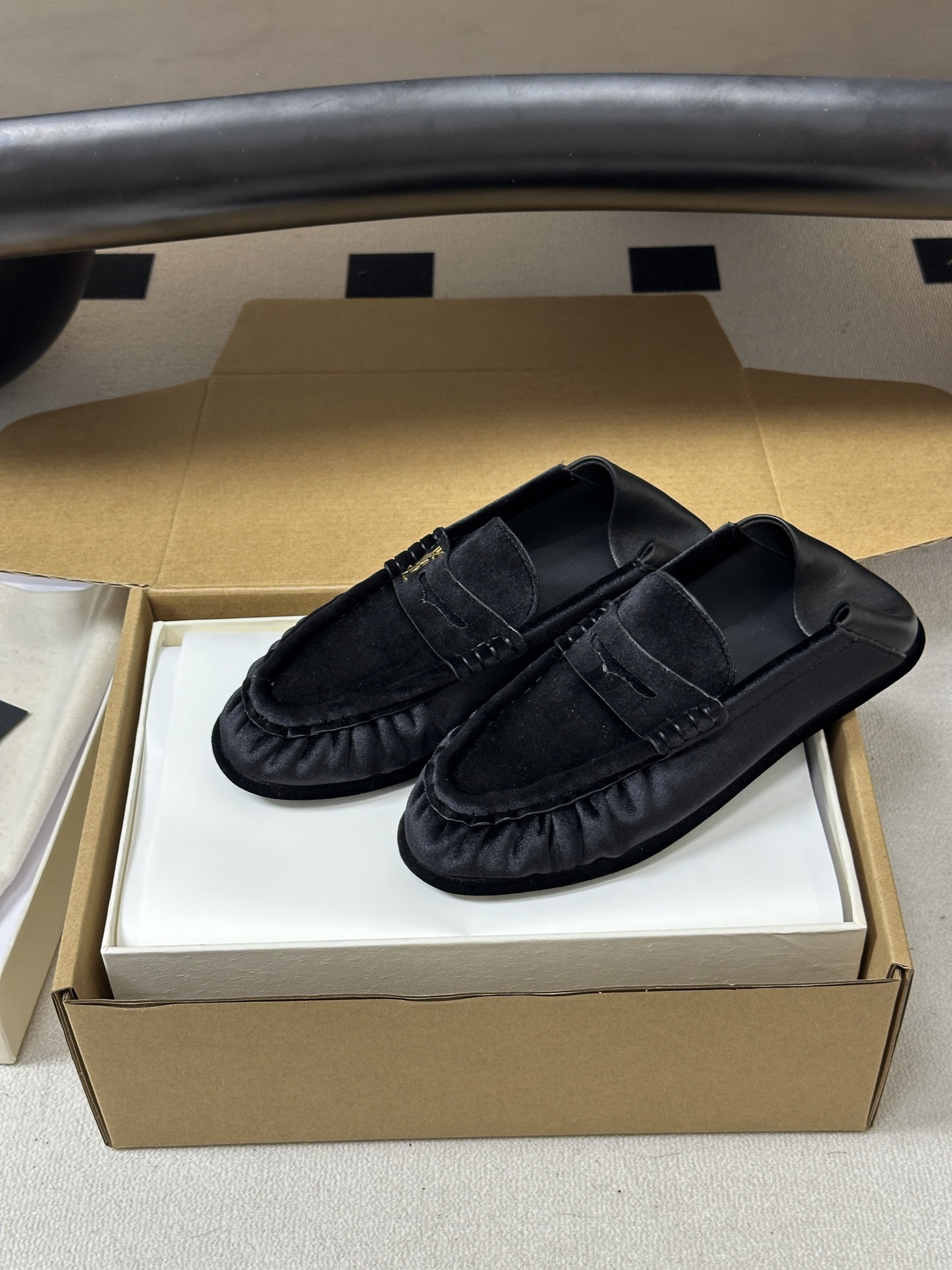 顶级品质 Saint Laurent 圣罗兰fw26 new arrival~ YSL LE LOAFER 踩跟懒人鞋 顶级品质 Saint Laurent 圣罗兰fw26 new arrival~ YSL LE LOAFER 踩跟懒人鞋