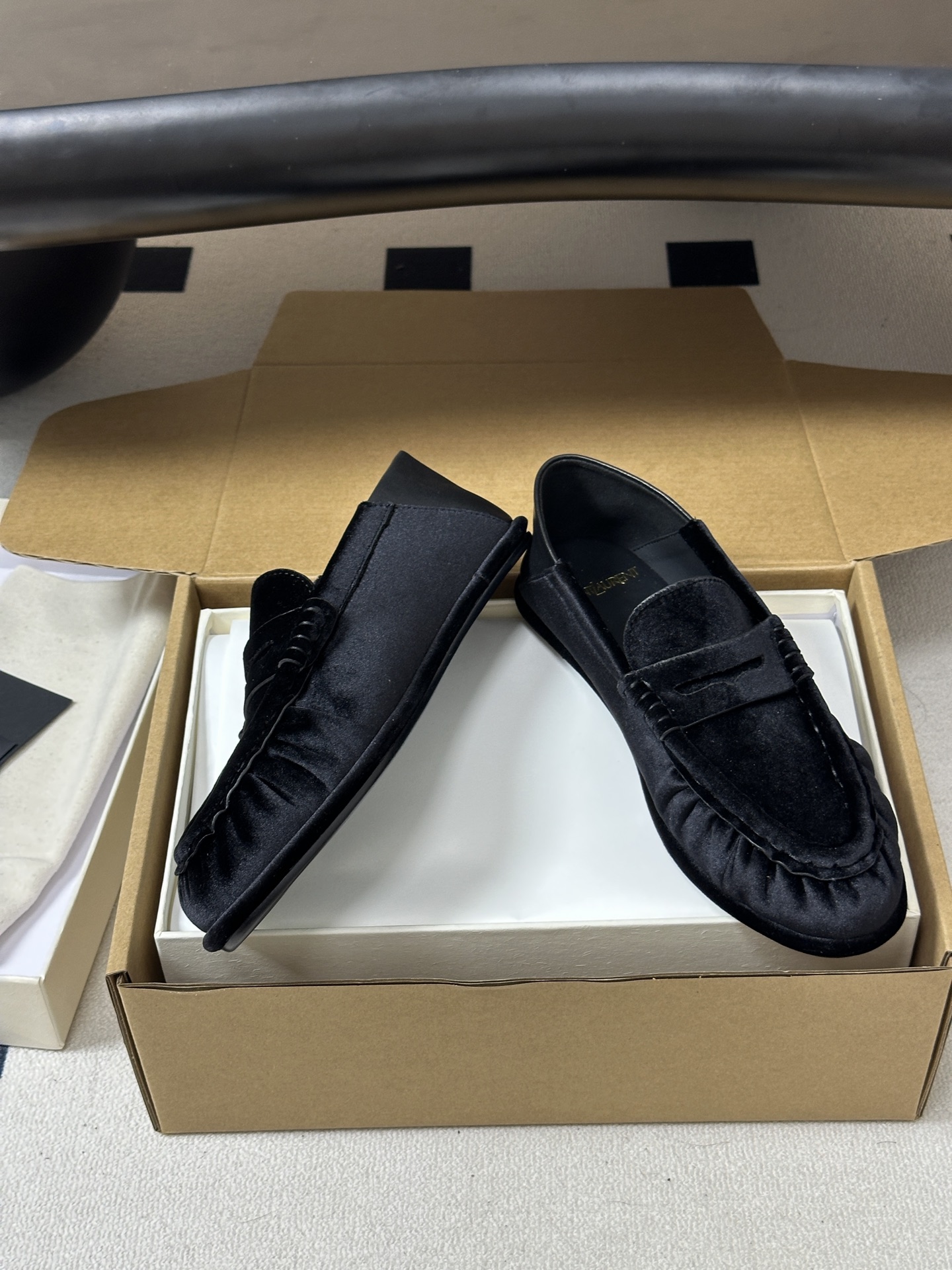 顶级品质 Saint Laurent 圣罗兰fw26 new arrival~ YSL LE LOAFER 踩跟懒人鞋 顶级品质 Saint Laurent 圣罗兰fw26 new arrival~ YSL LE LOAFER 踩跟懒人鞋