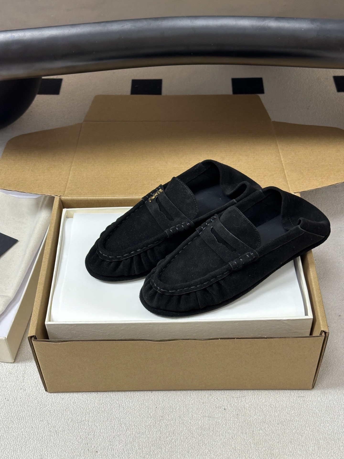 顶级品质 Saint Laurent 圣罗兰fw26 new arrival~ YSL LE LOAFER 踩跟懒人鞋 顶级品质 Saint Laurent 圣罗兰fw26 new arrival~ YSL LE LOAFER 踩跟懒人鞋