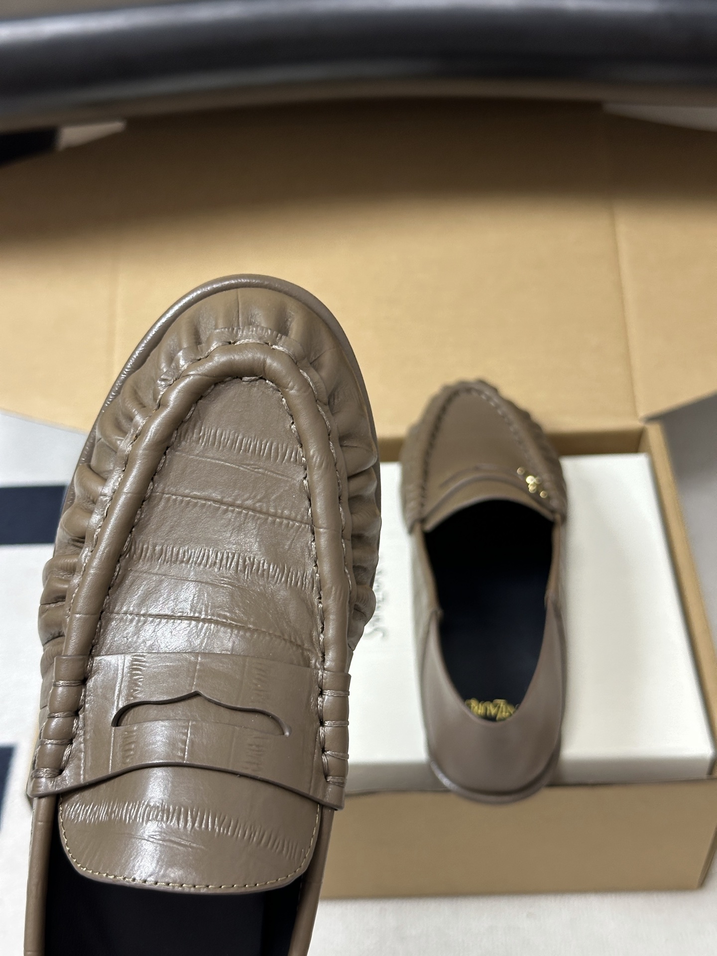 顶级品质 Saint Laurent 圣罗兰fw26 new arrival～  YSL LE LOAFER 踩跟懒人鞋