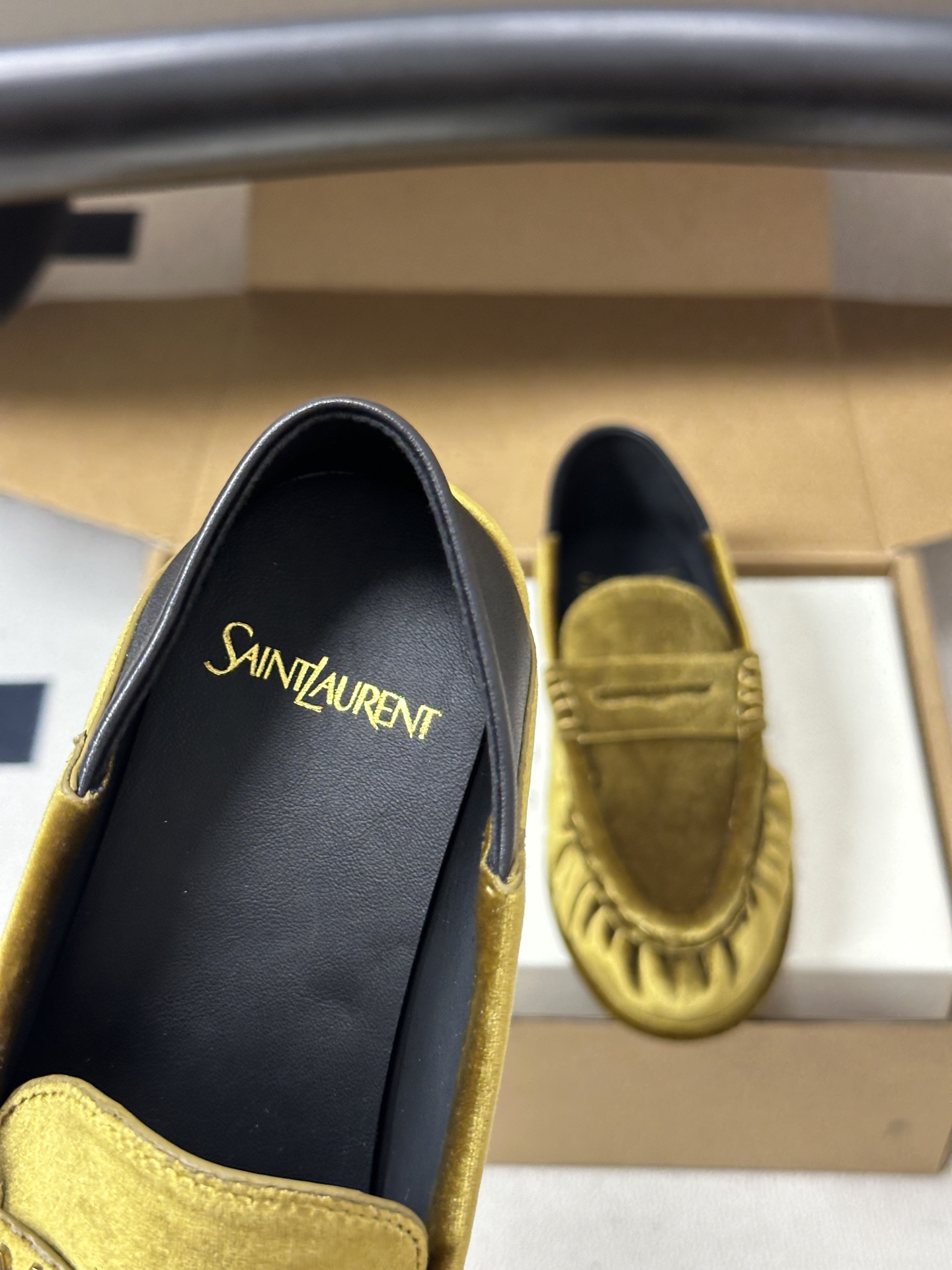 顶级品质 Saint Laurent 圣罗兰fw26 new arrival~ YSL LE LOAFER 踩跟懒人鞋 顶级品质 Saint Laurent 圣罗兰fw26 new arrival~ YSL LE LOAFER 踩跟懒人鞋