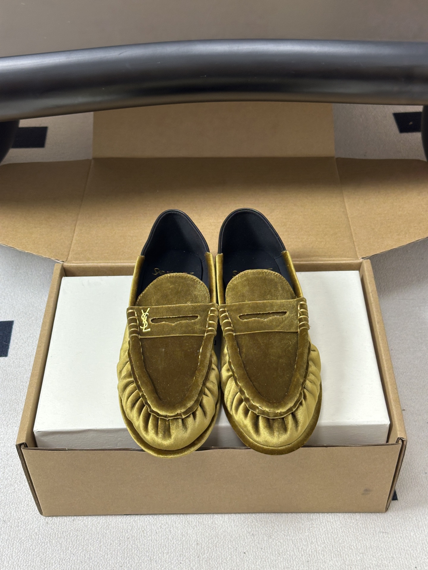 顶级品质 Saint Laurent 圣罗兰fw26 new arrival~ YSL LE LOAFER 踩跟懒人鞋 顶级品质 Saint Laurent 圣罗兰fw26 new arrival~ YSL LE LOAFER 踩跟懒人鞋