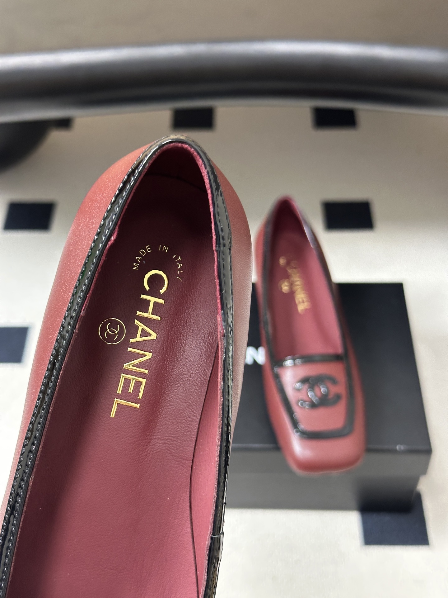 Chanel 香奈儿2026春夏新款 小香 26B走秀款经典双C电绣细高跟鞋方平头拼色平底/高跟单鞋 自带清冷复古名媛氛