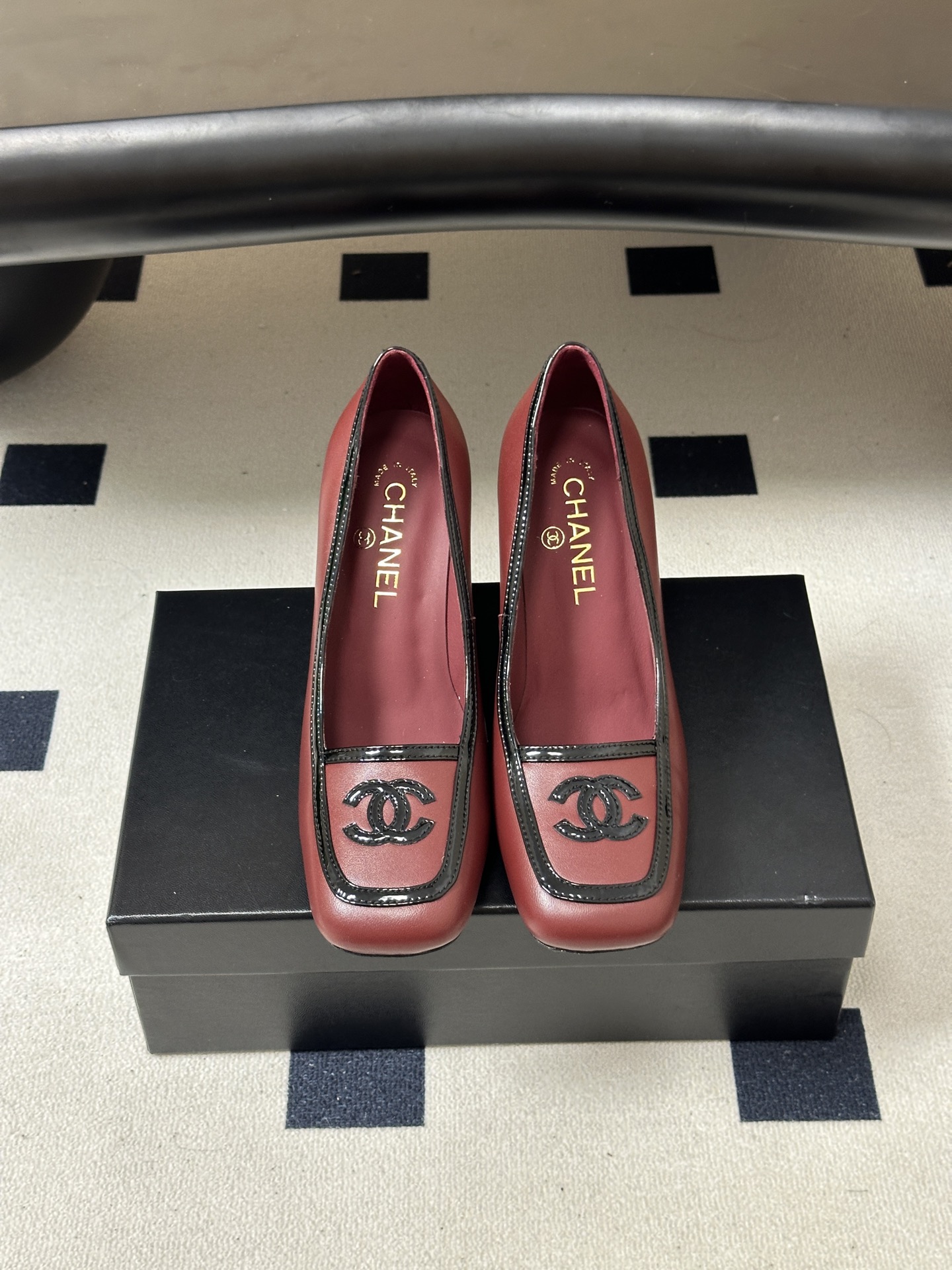 Chanel 香奈儿2026春夏新款 小香 26B走秀款经典双C电绣细高跟鞋方平头拼色平底/高跟单鞋 自带清冷复古名媛氛