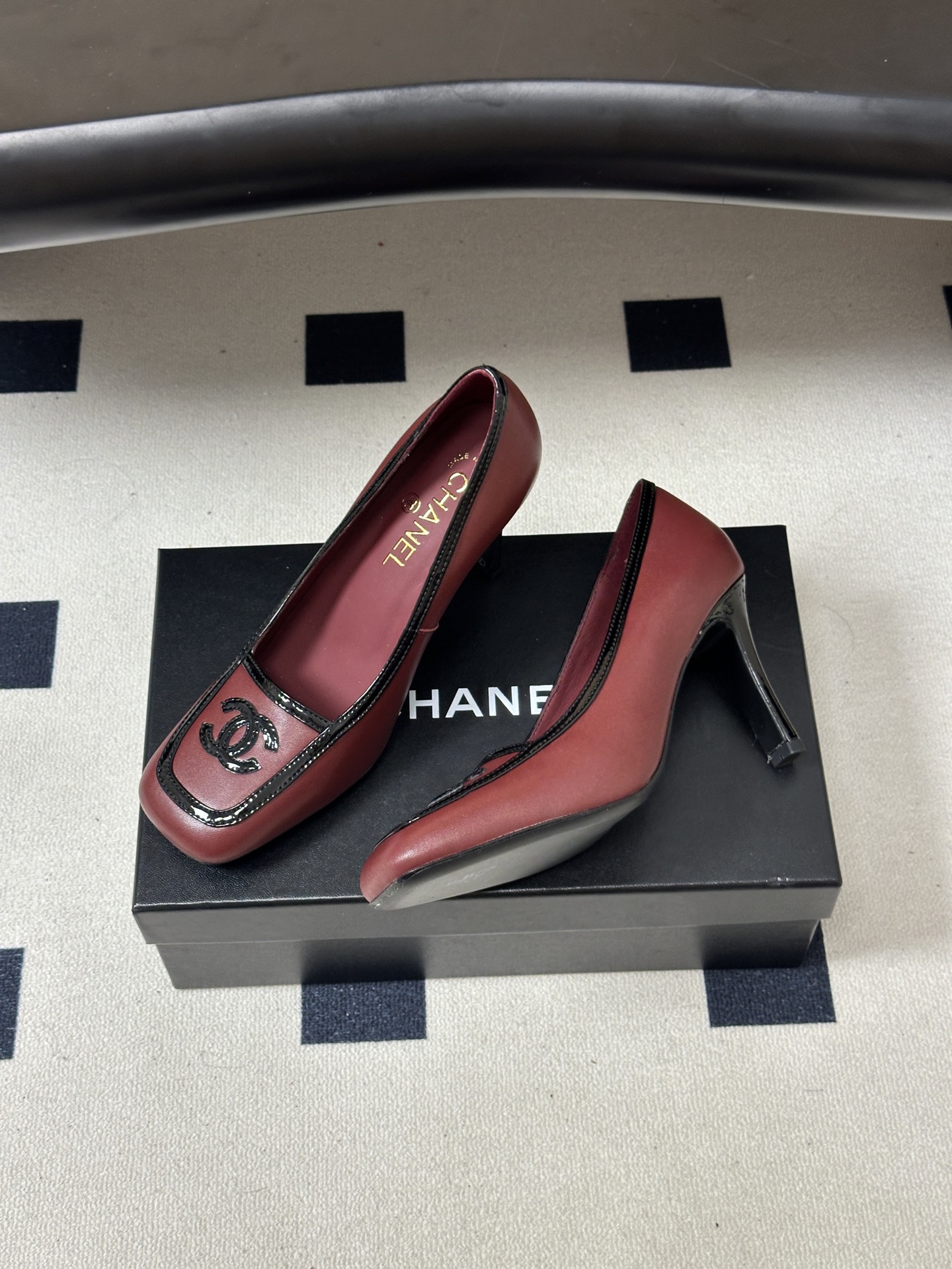 Chanel 香奈儿2026春夏新款 小香 26B走秀款经典双C电绣细高跟鞋方平头拼色平底/高跟单鞋 自带清冷复古名媛氛