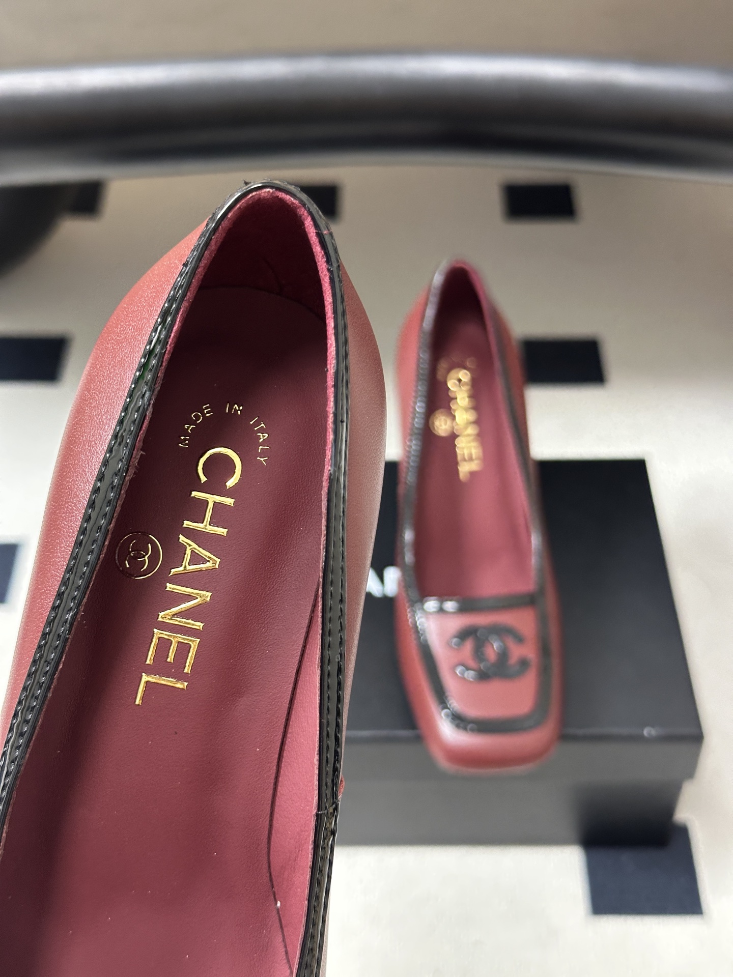Chanel 香奈儿2026春夏新款 小香 26B走秀款经典双C电绣细高跟鞋方平头拼色平底/高跟单鞋 自带清冷复古名媛氛
