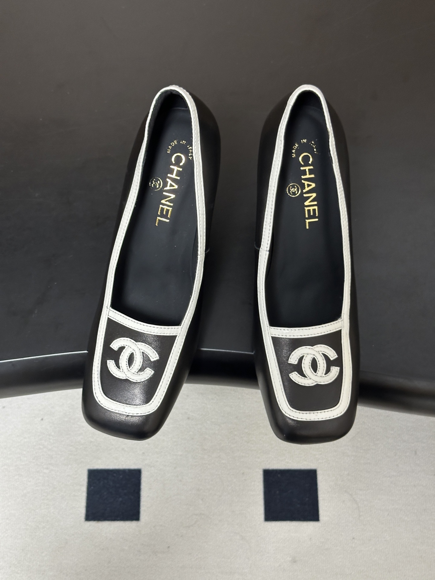Chanel 香奈儿2026春夏新款 小香 26B走秀款经典双C电绣细高跟鞋方平头拼色平底/高跟单鞋 自带清冷复古名媛氛