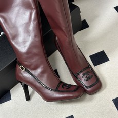 Chanel 香奈儿2026春夏新款 小香 26B走秀款经典双C电绣细高跟长靴方平头拼色后拉链平底/高跟弹力长靴 自带清 Chanel 香奈儿2026春夏新款 小香 26B走秀款经典双C电绣细高跟长靴方平头拼色后拉链平底/高跟弹力长靴 自带清
