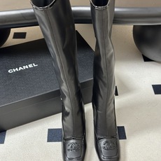 Chanel 香奈儿2026春夏新款 小香 26B走秀款经典双C电绣细高跟长靴方平头拼色后拉链平底/高跟弹力长靴 自带清 Chanel 香奈儿2026春夏新款 小香 26B走秀款经典双C电绣细高跟长靴方平头拼色后拉链平底/高跟弹力长靴 自带清