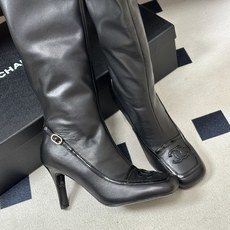 Chanel 香奈儿2026春夏新款 小香 26B走秀款经典双C电绣细高跟长靴方平头拼色后拉链平底/高跟弹力长靴 自带清 Chanel 香奈儿2026春夏新款 小香 26B走秀款经典双C电绣细高跟长靴方平头拼色后拉链平底/高跟弹力长靴 自带清