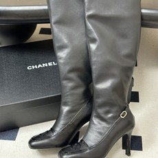 Chanel 香奈儿2026春夏新款 小香 26B走秀款经典双C电绣细高跟长靴方平头拼色后拉链平底/高跟弹力长靴 自带清 Chanel 香奈儿2026春夏新款 小香 26B走秀款经典双C电绣细高跟长靴方平头拼色后拉链平底/高跟弹力长靴 自带清