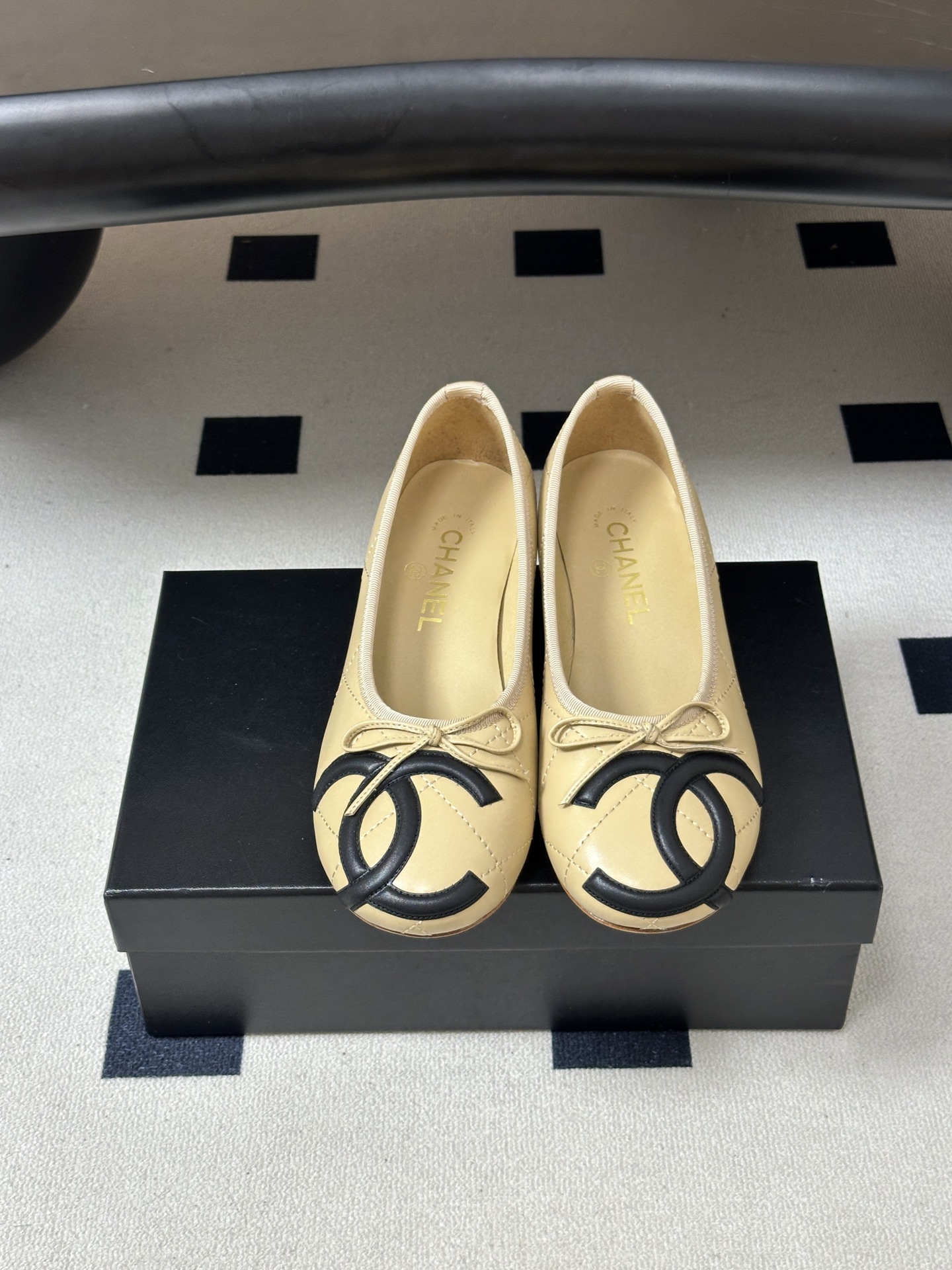 26P春夏新款Chanel 小香中古款康鹏2代真皮底系列芭蕾舞鞋大双C小粗跟单鞋经典蝴蝶结浅口单鞋 复古款来袭，好久不见
