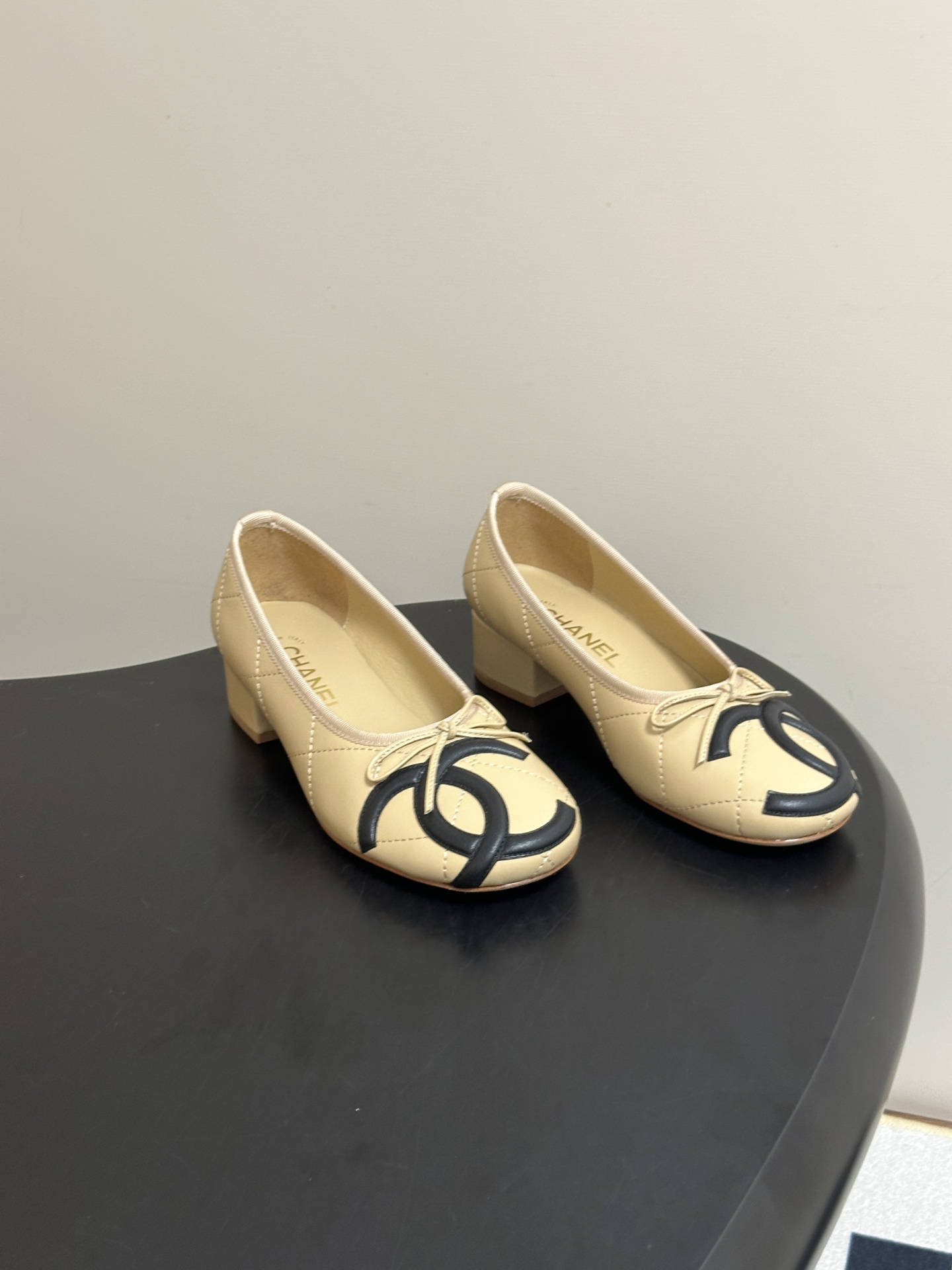 26P春夏新款Chanel 小香中古款康鹏2代真皮底系列芭蕾舞鞋大双C小粗跟单鞋经典蝴蝶结浅口单鞋 复古款来袭，好久不见