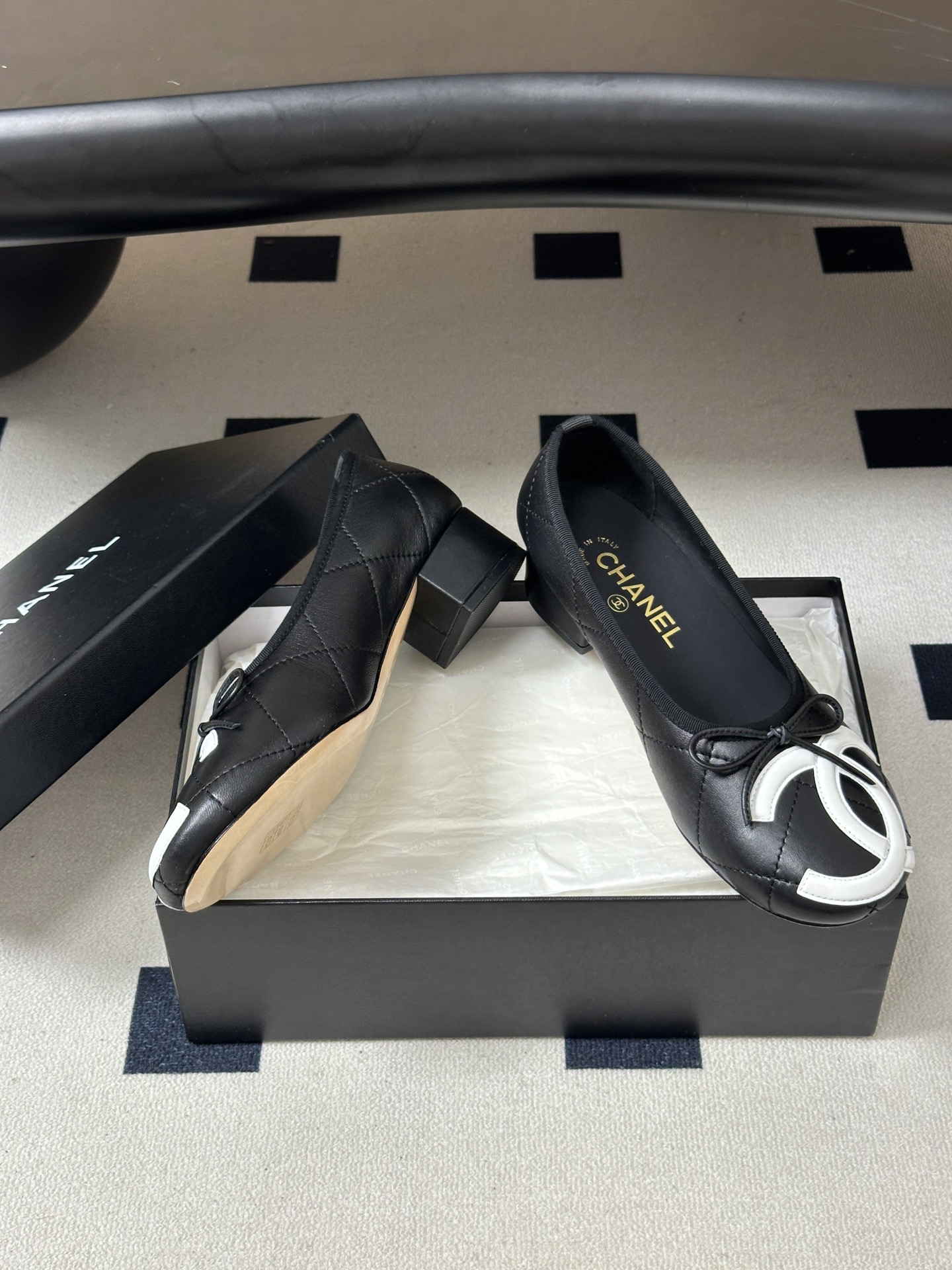 26P春夏新款Chanel 小香中古款康鹏2代真皮底系列芭蕾舞鞋大双C小粗跟单鞋经典蝴蝶结浅口单鞋 复古款来袭,好久不见 26P春夏新款Chanel 小香中古款康鹏2代真皮底系列芭蕾舞鞋大双C小粗跟单鞋经典蝴蝶结浅口单鞋 复古款来袭,好久不见