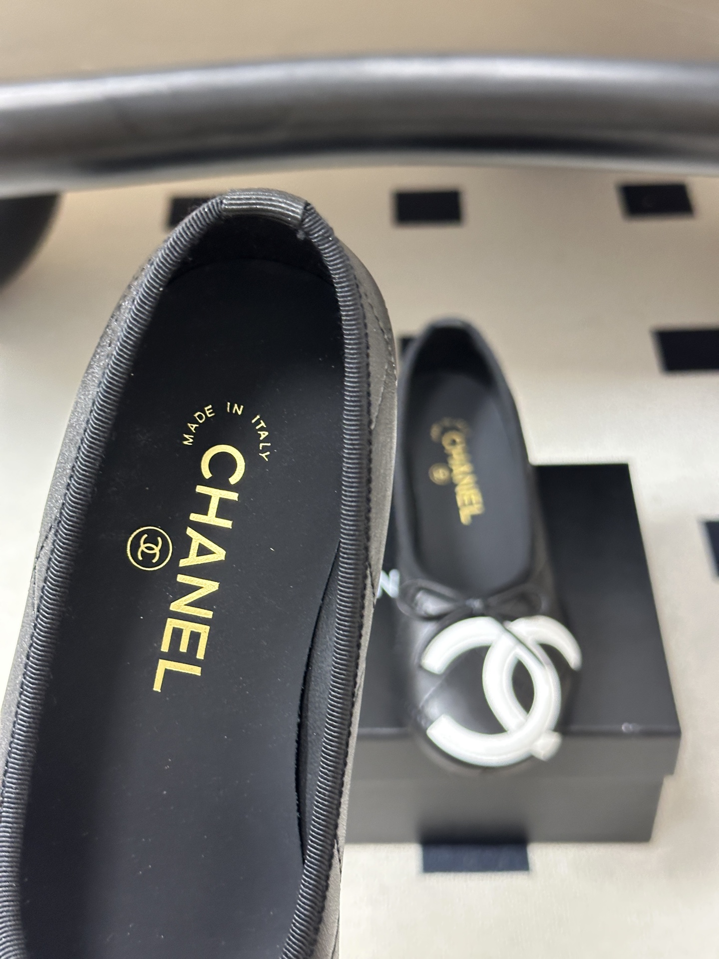 26P春夏新款Chanel 小香中古款康鹏2代真皮底系列芭蕾舞鞋大双C小粗跟单鞋经典蝴蝶结浅口单鞋 复古款来袭,好久不见 26P春夏新款Chanel 小香中古款康鹏2代真皮底系列芭蕾舞鞋大双C小粗跟单鞋经典蝴蝶结浅口单鞋 复古款来袭,好久不见