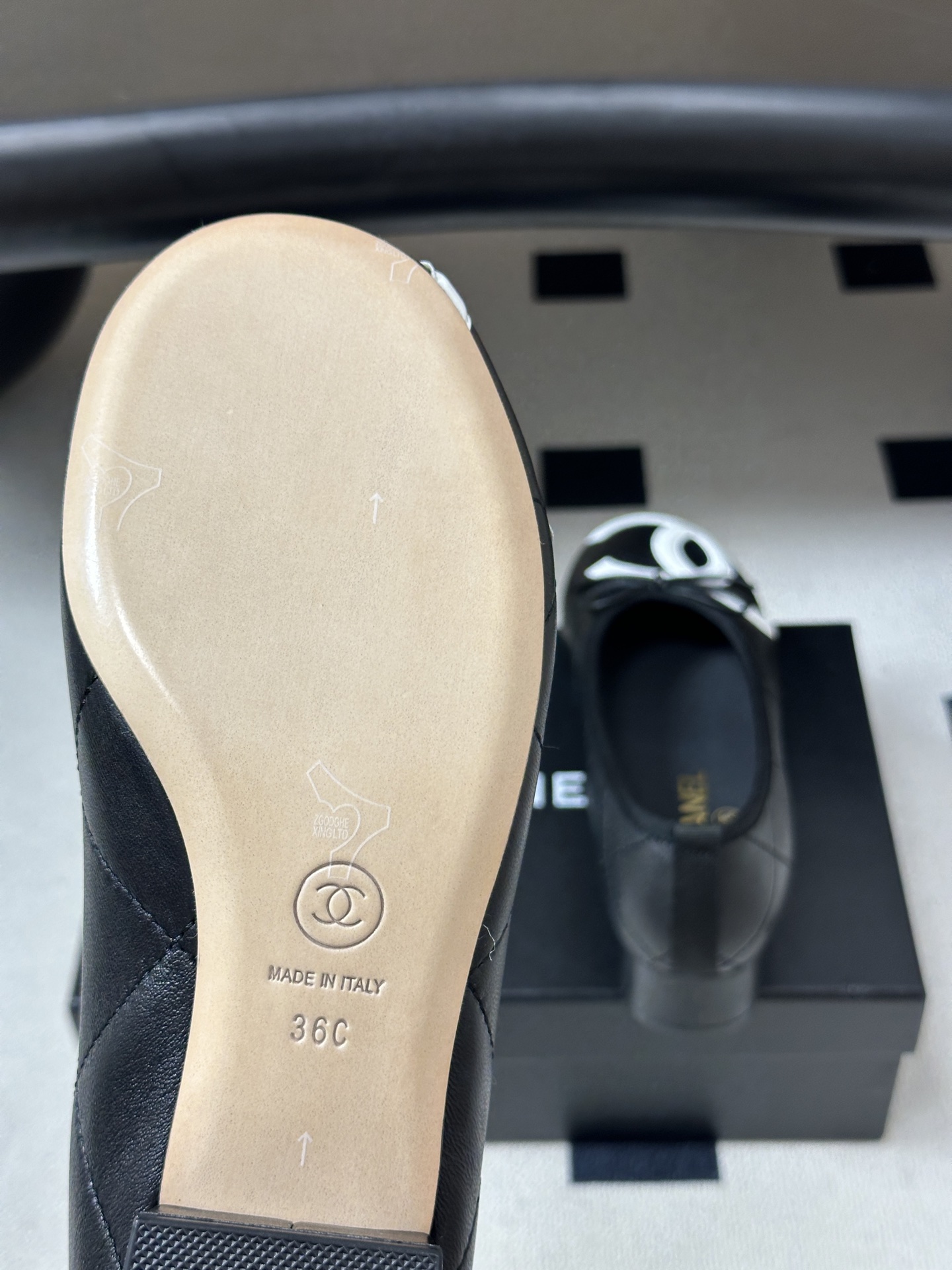 26P春夏新款Chanel 小香中古款康鹏2代真皮底系列芭蕾舞鞋大双C小粗跟单鞋经典蝴蝶结浅口单鞋 复古款来袭,好久不见 26P春夏新款Chanel 小香中古款康鹏2代真皮底系列芭蕾舞鞋大双C小粗跟单鞋经典蝴蝶结浅口单鞋 复古款来袭,好久不见