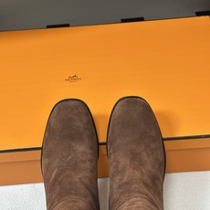 顶级品质(莞产) Hermes 爱马仕🐎 2026 秋冬新款 Lasso40长靴老钱风麂皮绒面直筒骑士靴皮面粗跟机车靴长 顶级品质(莞产) Hermes 爱马仕🐎 2026 秋冬新款 Lasso40长靴老钱风麂皮绒面直筒骑士靴皮面粗跟机车靴长