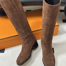 顶级品质(莞产) Hermes 爱马仕🐎 2026 秋冬新款 Lasso40长靴老钱风麂皮绒面直筒骑士靴皮面粗跟机车靴长 顶级品质(莞产) Hermes 爱马仕🐎 2026 秋冬新款 Lasso40长靴老钱风麂皮绒面直筒骑士靴皮面粗跟机车靴长