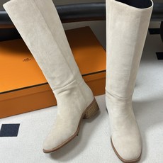 顶级品质(莞产) Hermes 爱马仕🐎 2026 秋冬新款 Lasso40长靴老钱风麂皮绒面直筒骑士靴皮面粗跟机车靴长 顶级品质(莞产) Hermes 爱马仕🐎 2026 秋冬新款 Lasso40长靴老钱风麂皮绒面直筒骑士靴皮面粗跟机车靴长