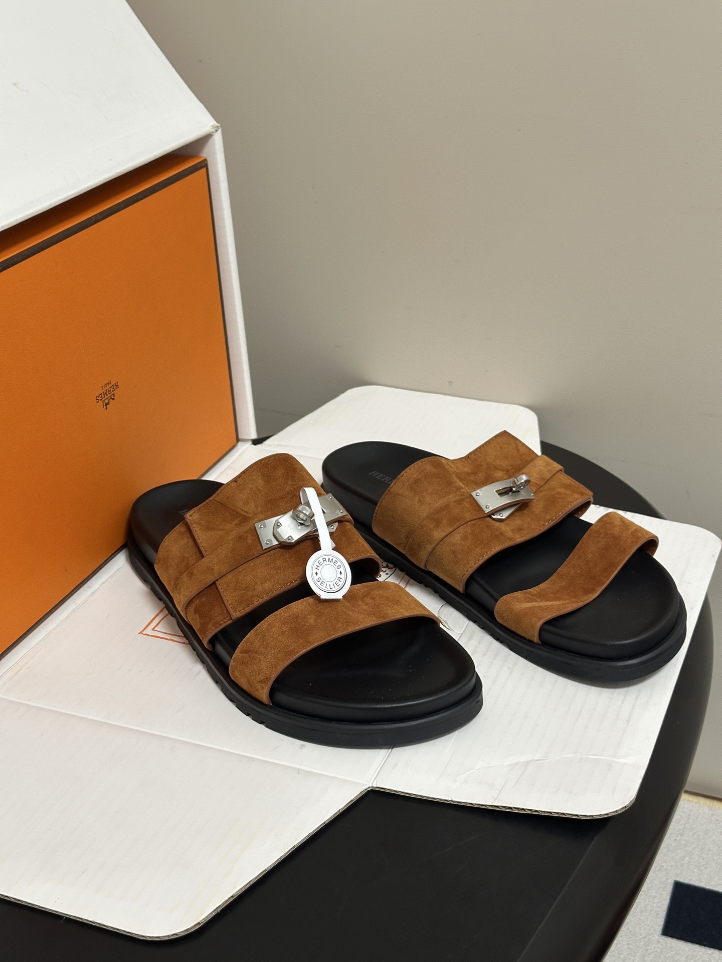顶级品质（配高档飞机盒✈️） Hermes 爱马仕🐎 H家 Jackson 凉拖鞋系列最新二舅拖鞋 经典Kelly扣二舅