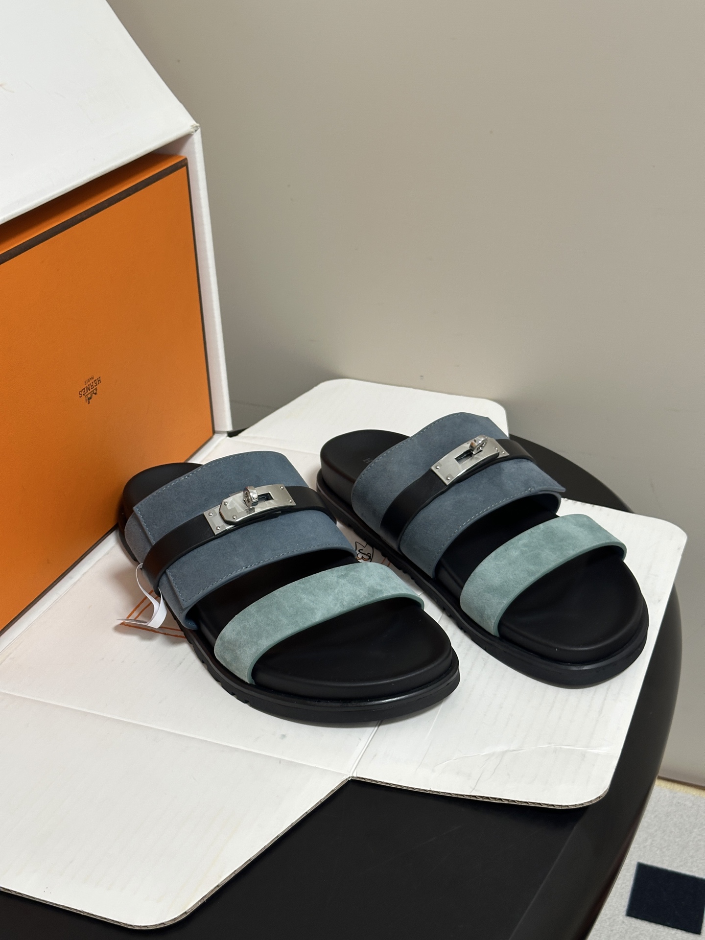 顶级品质（配高档飞机盒✈️） Hermes 爱马仕🐎 H家 Jackson 凉拖鞋系列最新二舅拖鞋 经典Kelly扣二舅