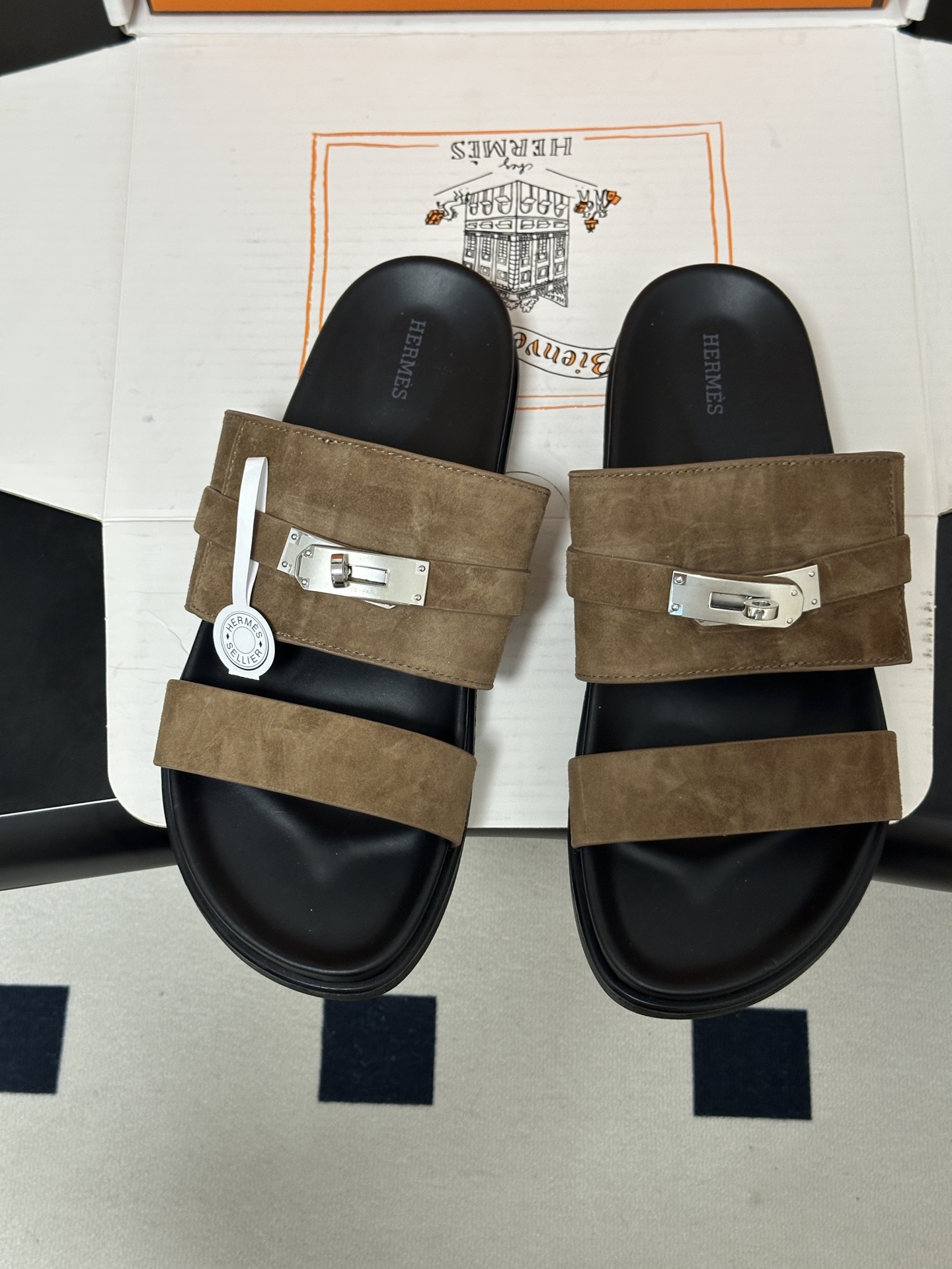 顶级品质（配高档飞机盒✈️） Hermes 爱马仕🐎 H家 Jackson 凉拖鞋系列最新二舅拖鞋 经典Kelly扣二舅