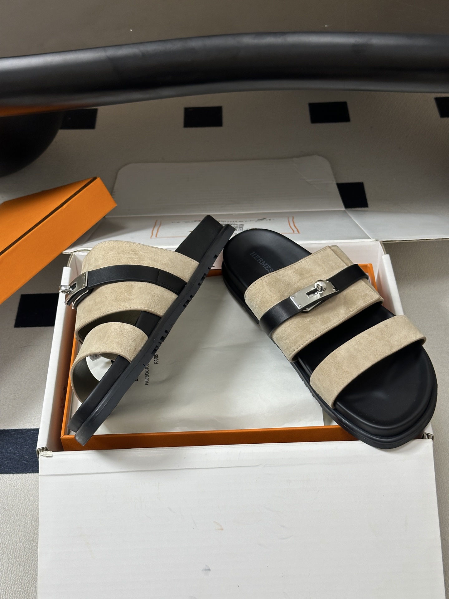 顶级品质（配高档飞机盒✈️） Hermes 爱马仕🐎 H家 Jackson 凉拖鞋系列最新二舅拖鞋 经典Kelly扣二舅