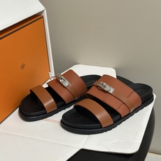 顶级品质(配高档飞机盒✈️) Hermes 爱马仕🐎 H家 Jackson 凉拖鞋系列最新二舅拖鞋 经典Kelly扣二舅 顶级品质(配高档飞机盒✈️) Hermes 爱马仕🐎 H家 Jackson 凉拖鞋系列最新二舅拖鞋 经典Kelly扣二舅