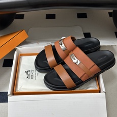 顶级品质(配高档飞机盒✈️) Hermes 爱马仕🐎 H家 Jackson 凉拖鞋系列最新二舅拖鞋 经典Kelly扣二舅 顶级品质(配高档飞机盒✈️) Hermes 爱马仕🐎 H家 Jackson 凉拖鞋系列最新二舅拖鞋 经典Kelly扣二舅