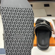 顶级品质(配高档飞机盒✈️) Hermes 爱马仕🐎 H家 Jackson 凉拖鞋系列最新二舅拖鞋 经典Kelly扣二舅 顶级品质(配高档飞机盒✈️) Hermes 爱马仕🐎 H家 Jackson 凉拖鞋系列最新二舅拖鞋 经典Kelly扣二舅
