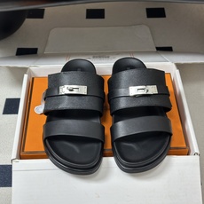 顶级品质(配高档飞机盒✈️) Hermes 爱马仕🐎 H家 Jackson 凉拖鞋系列最新二舅拖鞋 经典Kelly扣二舅 顶级品质(配高档飞机盒✈️) Hermes 爱马仕🐎 H家 Jackson 凉拖鞋系列最新二舅拖鞋 经典Kelly扣二舅