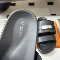 顶级品质(配高档飞机盒✈️) Hermes 爱马仕🐎 H家 Jackson 凉拖鞋系列最新二舅拖鞋 经典Kelly扣二舅 顶级品质(配高档飞机盒✈️) Hermes 爱马仕🐎 H家 Jackson 凉拖鞋系列最新二舅拖鞋 经典Kelly扣二舅