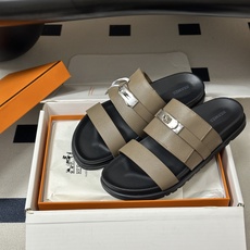 顶级品质(配高档飞机盒✈️) Hermes 爱马仕🐎 H家 Jackson 凉拖鞋系列最新二舅拖鞋 经典Kelly扣二舅 顶级品质(配高档飞机盒✈️) Hermes 爱马仕🐎 H家 Jackson 凉拖鞋系列最新二舅拖鞋 经典Kelly扣二舅