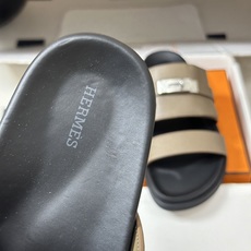顶级品质(配高档飞机盒✈️) Hermes 爱马仕🐎 H家 Jackson 凉拖鞋系列最新二舅拖鞋 经典Kelly扣二舅 顶级品质(配高档飞机盒✈️) Hermes 爱马仕🐎 H家 Jackson 凉拖鞋系列最新二舅拖鞋 经典Kelly扣二舅