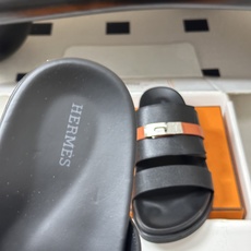 顶级品质(配高档飞机盒✈️) Hermes 爱马仕🐎 H家 Jackson 凉拖鞋系列最新二舅拖鞋 经典Kelly扣二舅 顶级品质(配高档飞机盒✈️) Hermes 爱马仕🐎 H家 Jackson 凉拖鞋系列最新二舅拖鞋 经典Kelly扣二舅