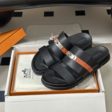 顶级品质(配高档飞机盒✈️) Hermes 爱马仕🐎 H家 Jackson 凉拖鞋系列最新二舅拖鞋 经典Kelly扣二舅 顶级品质(配高档飞机盒✈️) Hermes 爱马仕🐎 H家 Jackson 凉拖鞋系列最新二舅拖鞋 经典Kelly扣二舅