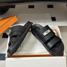 顶级品质(配高档飞机盒✈️) Hermes 爱马仕🐎 H家 Jackson 凉拖鞋系列最新二舅拖鞋 经典Kelly扣二舅 顶级品质(配高档飞机盒✈️) Hermes 爱马仕🐎 H家 Jackson 凉拖鞋系列最新二舅拖鞋 经典Kelly扣二舅