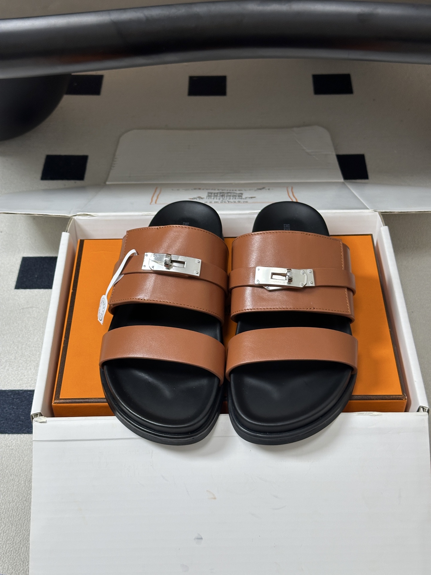 顶级品质（配高档飞机盒✈️） Hermes 爱马仕🐎 H家 Jackson 凉拖鞋系列最新二舅拖鞋 经典Kelly扣二舅