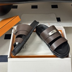 顶级品质(配高档飞机盒✈️) Hermes 爱马仕🐎 H家 Jackson 凉拖鞋系列最新二舅拖鞋 经典Kelly扣二舅 顶级品质(配高档飞机盒✈️) Hermes 爱马仕🐎 H家 Jackson 凉拖鞋系列最新二舅拖鞋 经典Kelly扣二舅