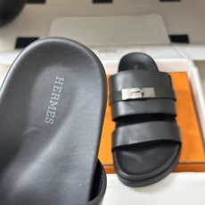 顶级品质(配高档飞机盒✈️) Hermes 爱马仕🐎 H家 Jackson 凉拖鞋系列最新二舅拖鞋 经典Kelly扣二舅 顶级品质(配高档飞机盒✈️) Hermes 爱马仕🐎 H家 Jackson 凉拖鞋系列最新二舅拖鞋 经典Kelly扣二舅