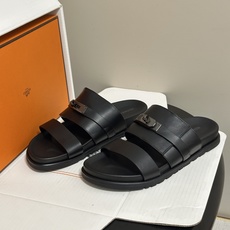 顶级品质(配高档飞机盒✈️) Hermes 爱马仕🐎 H家 Jackson 凉拖鞋系列最新二舅拖鞋 经典Kelly扣二舅 顶级品质(配高档飞机盒✈️) Hermes 爱马仕🐎 H家 Jackson 凉拖鞋系列最新二舅拖鞋 经典Kelly扣二舅