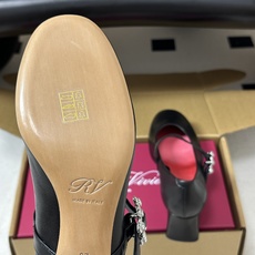 顶级品质(莞产) 2026早秋新款 Roger vivier 罗杰维维亚 RV Efflorescence 玛丽珍高跟鞋 顶级品质(莞产) 2026早秋新款 Roger vivier 罗杰维维亚 RV Efflorescence 玛丽珍高跟鞋