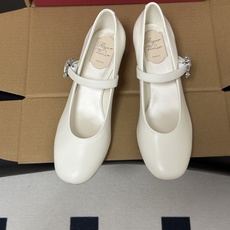 顶级品质(莞产) 2026早秋新款 Roger vivier 罗杰维维亚 RV Efflorescence 玛丽珍高跟鞋 顶级品质(莞产) 2026早秋新款 Roger vivier 罗杰维维亚 RV Efflorescence 玛丽珍高跟鞋