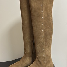 小众潮牌 Max mara26ss秋冬新品走秀主推款欧美风小方头内增高平底过膝长靴骑士靴 狠货上新🔥搭配一排小铆钉金属扣 小众潮牌 Max mara26ss秋冬新品走秀主推款欧美风小方头内增高平底过膝长靴骑士靴 狠货上新🔥搭配一排小铆钉金属扣