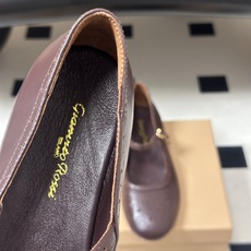 Gianvito Rossi 26 早秋新款 罗西GR 复古雕花冲孔芭蕾舞鞋薄底超软浅口单鞋经典 R 扣一字带平底玛丽珍 Gianvito Rossi 26 早秋新款 罗西GR 复古雕花冲孔芭蕾舞鞋薄底超软浅口单鞋经典 R 扣一字带平底玛丽珍