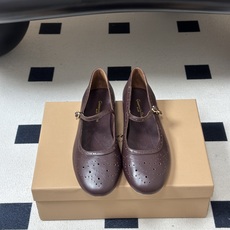 Gianvito Rossi 26 早秋新款 罗西GR 复古雕花冲孔芭蕾舞鞋薄底超软浅口单鞋经典 R 扣一字带平底玛丽珍 Gianvito Rossi 26 早秋新款 罗西GR 复古雕花冲孔芭蕾舞鞋薄底超软浅口单鞋经典 R 扣一字带平底玛丽珍