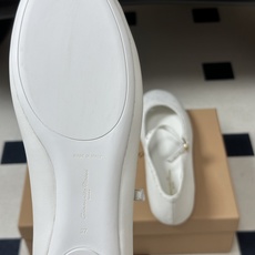 Gianvito Rossi 26 早秋新款 罗西GR 复古雕花冲孔芭蕾舞鞋薄底超软浅口单鞋经典 R 扣一字带平底玛丽珍 Gianvito Rossi 26 早秋新款 罗西GR 复古雕花冲孔芭蕾舞鞋薄底超软浅口单鞋经典 R 扣一字带平底玛丽珍